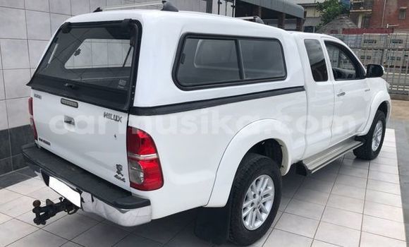 Nunua Ilio tumika Toyota Hilux Nyeupe Gari ndani ya Beitbridge nchini Matabeleland Kusini Nunua Ilio tumika Toyota Hilux Nyeupe Gari ndani ya Beitbridge nchini Matabeleland Kusini