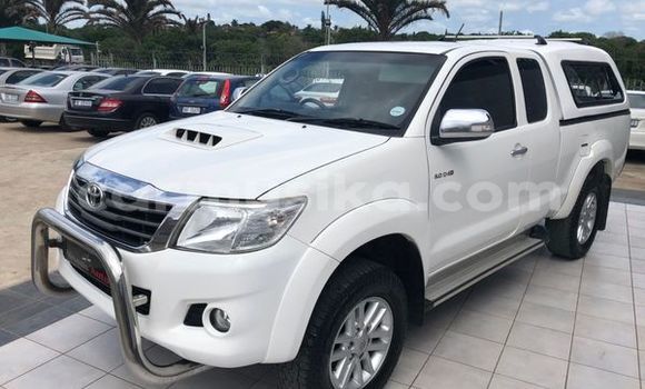 Nunua Ilio tumika Toyota Hilux Nyeupe Gari ndani ya Beitbridge nchini Matabeleland Kusini Nunua Ilio tumika Toyota Hilux Nyeupe Gari ndani ya Beitbridge nchini Matabeleland Kusini