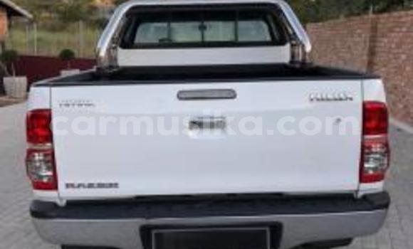 Buy Used Toyota Hilux White Car in Beitbridge in Matabeleland South Buy Used Toyota Hilux White Car in Beitbridge in Matabeleland South