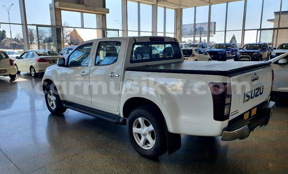 Tenga Tsaru Isuzu D–MAX Chena Mota in Beitbridge in Matabeleland South Tenga Tsaru Isuzu D–MAX Chena Mota in Beitbridge in Matabeleland South