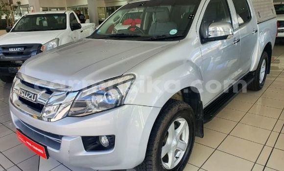Buy Used Isuzu D–MAX Silver Car in Beitbridge in Matabeleland South