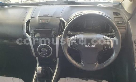 Nunua Ilio tumika Isuzu D–MAX Fedha Gari ndani ya Beitbridge nchini Matabeleland Kusini Nunua Ilio tumika Isuzu D–MAX Fedha Gari ndani ya Beitbridge nchini Matabeleland Kusini