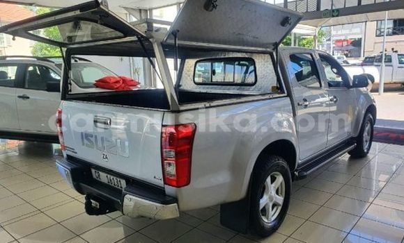 Nunua Ilio tumika Isuzu D–MAX Fedha Gari ndani ya Beitbridge nchini Matabeleland Kusini Nunua Ilio tumika Isuzu D–MAX Fedha Gari ndani ya Beitbridge nchini Matabeleland Kusini