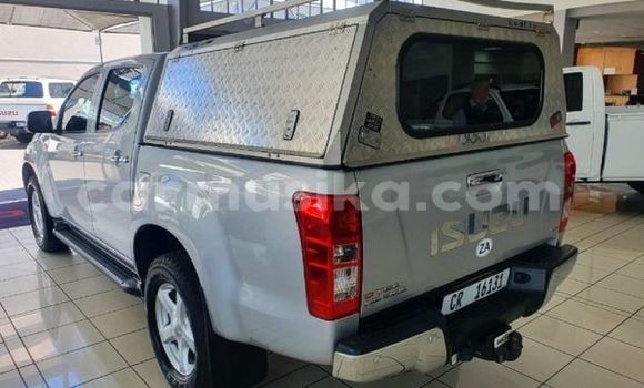 Nunua Ilio tumika Isuzu D–MAX Fedha Gari ndani ya Beitbridge nchini Matabeleland Kusini Nunua Ilio tumika Isuzu D–MAX Fedha Gari ndani ya Beitbridge nchini Matabeleland Kusini