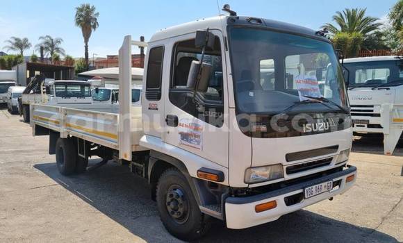 Nunua Ilio tumika Isuzu FTR 850 Nyeupe Lori ndani ya Harare nchini Harare