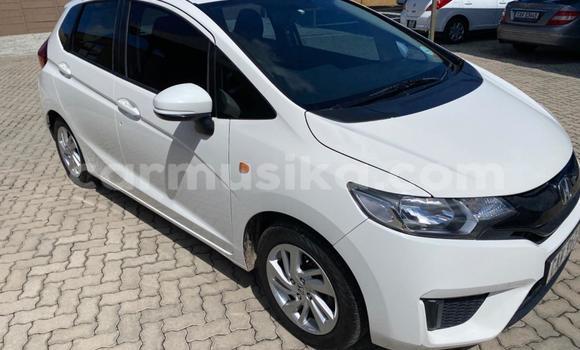 Nunua Ilio tumika Honda Jazz Nyeupe Gari ndani ya Beitbridge nchini Matabeleland Kusini