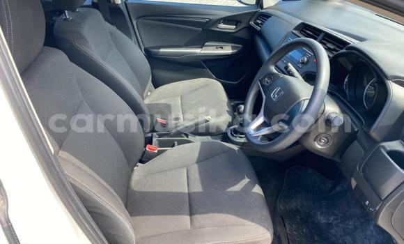 Buy Used Honda Jazz White Car in Beitbridge in Matabeleland South Buy Used Honda Jazz White Car in Beitbridge in Matabeleland South