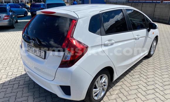 Buy Used Honda Jazz White Car in Beitbridge in Matabeleland South Buy Used Honda Jazz White Car in Beitbridge in Matabeleland South