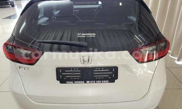 Nunua Ilio tumika Honda Fit Nyeupe Gari ndani ya Beitbridge nchini Matabeleland Kusini Nunua Ilio tumika Honda Fit Nyeupe Gari ndani ya Beitbridge nchini Matabeleland Kusini