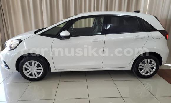 Acheter Occasion Voiture Honda Fit Blanc à Beitbridge, Matabeleland South Acheter Occasion Voiture Honda Fit Blanc à Beitbridge, Matabeleland South