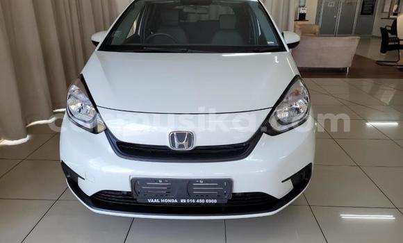 Acheter Occasion Voiture Honda Fit Blanc à Beitbridge, Matabeleland South Acheter Occasion Voiture Honda Fit Blanc à Beitbridge, Matabeleland South