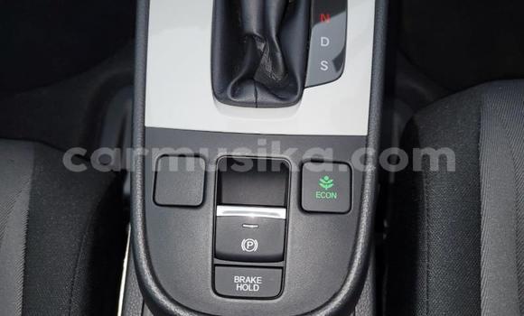 Acheter Occasion Voiture Honda Fit Blanc à Beitbridge, Matabeleland South Acheter Occasion Voiture Honda Fit Blanc à Beitbridge, Matabeleland South