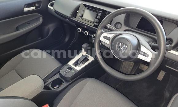 Acheter Occasion Voiture Honda Fit Blanc à Beitbridge, Matabeleland South Acheter Occasion Voiture Honda Fit Blanc à Beitbridge, Matabeleland South