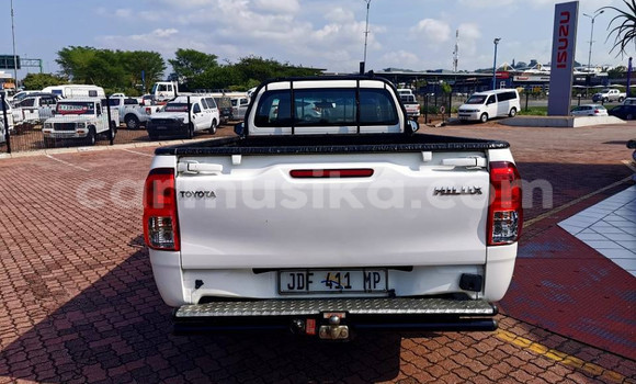 Nunua Ilio tumika Toyota Hilux Nyeupe Gari ndani ya Beitbridge nchini Matabeleland Kusini
