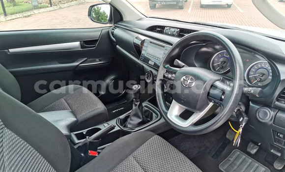 Acheter Occasion Voiture Toyota Hilux Blanc à Beitbridge, Matabeleland South Acheter Occasion Voiture Toyota Hilux Blanc à Beitbridge, Matabeleland South