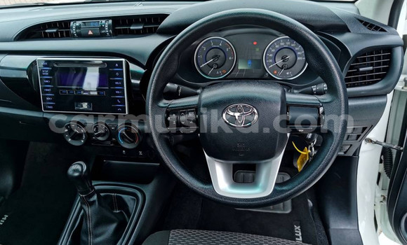 Acheter Occasion Voiture Toyota Hilux Blanc à Beitbridge, Matabeleland South Acheter Occasion Voiture Toyota Hilux Blanc à Beitbridge, Matabeleland South