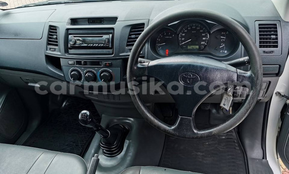 Acheter Occasion Voiture Toyota Hilux Blanc à Beitbridge, Matabeleland South Acheter Occasion Voiture Toyota Hilux Blanc à Beitbridge, Matabeleland South