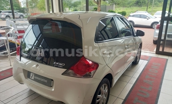 Buy Used Honda Brio White Car in Beitbridge in Matabeleland South
