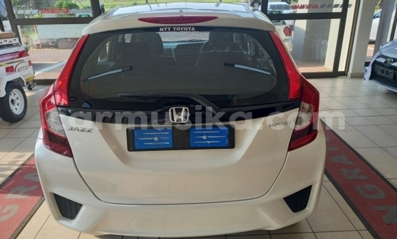 Buy Used Honda Brio White Car in Beitbridge in Matabeleland South