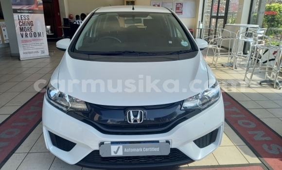 Buy Used Honda Brio White Car in Beitbridge in Matabeleland South Buy Used Honda Brio White Car in Beitbridge in Matabeleland South