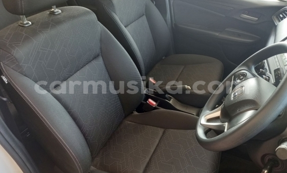 Buy Used Honda Brio White Car in Beitbridge in Matabeleland South Buy Used Honda Brio White Car in Beitbridge in Matabeleland South