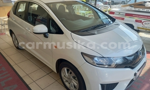 Buy Used Honda Brio White Car in Beitbridge in Matabeleland South Buy Used Honda Brio White Car in Beitbridge in Matabeleland South