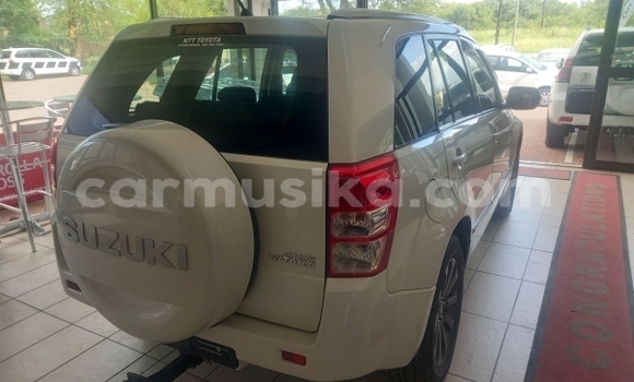 Nunua Ilio tumika Suzuki Vitara Nyeupe Gari ndani ya Beitbridge nchini Matabeleland Kusini