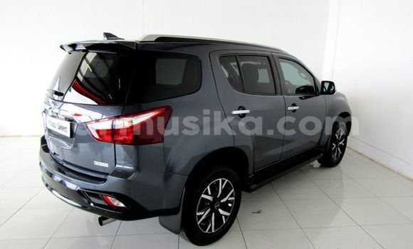 Buy Used Isuzu MU-X Silver Car in Beitbridge in Matabeleland South Buy Used Isuzu MU-X Silver Car in Beitbridge in Matabeleland South