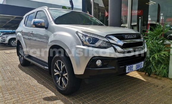Tenga Tsaru Isuzu MU-X Tsvuku Mota in Beitbridge in Matabeleland South Tenga Tsaru Isuzu MU-X Tsvuku Mota in Beitbridge in Matabeleland South