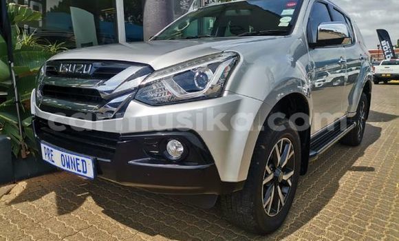 Buy Used Isuzu MU-X Red Car in Beitbridge in Matabeleland South Buy Used Isuzu MU-X Red Car in Beitbridge in Matabeleland South