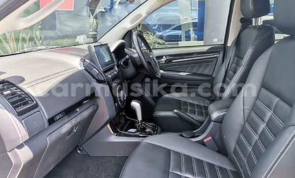 Buy Used Isuzu MU-X Red Car in Beitbridge in Matabeleland South Buy Used Isuzu MU-X Red Car in Beitbridge in Matabeleland South