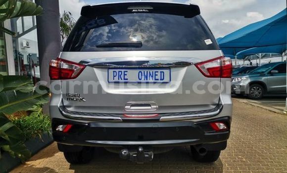 Buy Used Isuzu MU-X Red Car in Beitbridge in Matabeleland South Buy Used Isuzu MU-X Red Car in Beitbridge in Matabeleland South