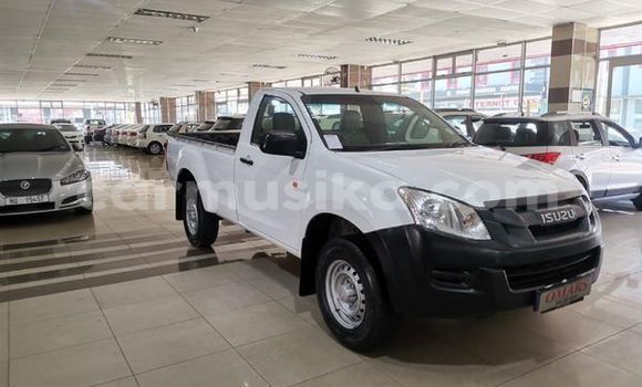 Buy Used Isuzu KB White Car in Beitbridge in Matabeleland South