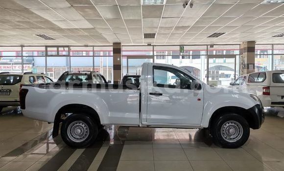 Tenga Tsaru Isuzu KB Chena Mota in Beitbridge in Matabeleland South Tenga Tsaru Isuzu KB Chena Mota in Beitbridge in Matabeleland South