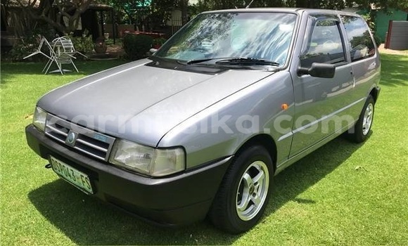 Nunua Ilio tumika Fiat Uno Fedha Gari ndani ya Beitbridge nchini Matabeleland Kusini