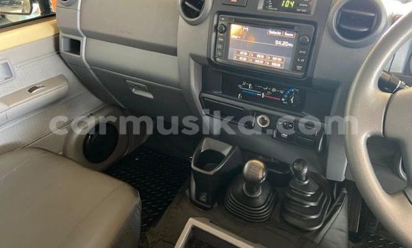 Tenga Tsaru Toyota Land Cruiser Bhurawuni Mota in Beitbridge in Matabeleland South Tenga Tsaru Toyota Land Cruiser Bhurawuni Mota in Beitbridge in Matabeleland South