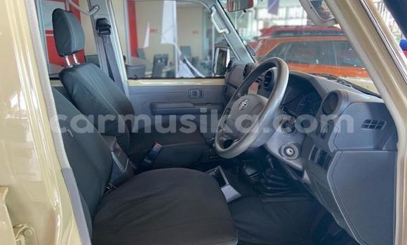 Tenga Tsaru Toyota Land Cruiser Bhurawuni Mota in Beitbridge in Matabeleland South Tenga Tsaru Toyota Land Cruiser Bhurawuni Mota in Beitbridge in Matabeleland South