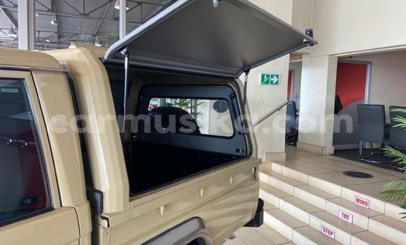 Tenga Tsaru Toyota Land Cruiser Bhurawuni Mota in Beitbridge in Matabeleland South Tenga Tsaru Toyota Land Cruiser Bhurawuni Mota in Beitbridge in Matabeleland South