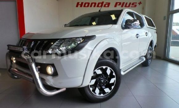 Nunua Ilio tumika Mitsubishi Triton Nyeupe Gari ndani ya Beitbridge nchini Matabeleland Kusini Nunua Ilio tumika Mitsubishi Triton Nyeupe Gari ndani ya Beitbridge nchini Matabeleland Kusini