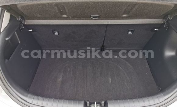 Nunua Ilio tumika Kia Rio Fedha Gari ndani ya Beitbridge nchini Matabeleland Kusini Nunua Ilio tumika Kia Rio Fedha Gari ndani ya Beitbridge nchini Matabeleland Kusini