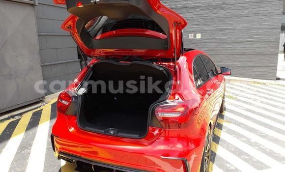 Nunua Ilio tumika Mercedes‒Benz A-klasse AMG Nyekundu Gari ndani ya Beitbridge nchini Matabeleland Kusini Nunua Ilio tumika Mercedes‒Benz A-klasse AMG Nyekundu Gari ndani ya Beitbridge nchini Matabeleland Kusini