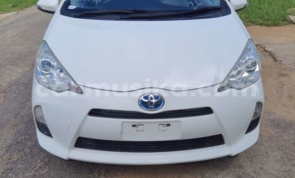 Acheter Import Voiture Toyota Aqua Blanc à Harare, Harare Acheter Import Voiture Toyota Aqua Blanc à Harare, Harare