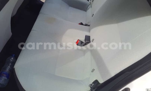 Acheter Import Voiture Toyota Aqua Blanc à Harare, Harare Acheter Import Voiture Toyota Aqua Blanc à Harare, Harare