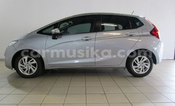 Buy Used Honda Fit Silver Car in Beitbridge in Matabeleland South Buy Used Honda Fit Silver Car in Beitbridge in Matabeleland South