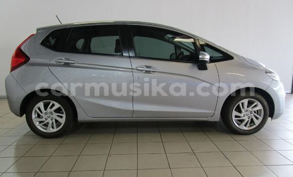 Buy Used Honda Fit Silver Car in Beitbridge in Matabeleland South Buy Used Honda Fit Silver Car in Beitbridge in Matabeleland South