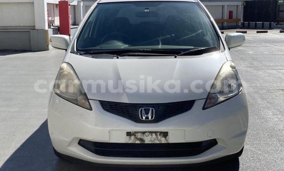 Buy Used Honda Fit White Car in Beitbridge in Matabeleland South Buy Used Honda Fit White Car in Beitbridge in Matabeleland South