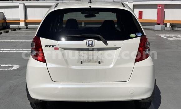 Buy Used Honda Fit White Car in Beitbridge in Matabeleland South Buy Used Honda Fit White Car in Beitbridge in Matabeleland South