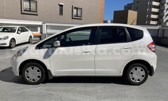 Buy Used Honda Fit White Car in Beitbridge in Matabeleland South Buy Used Honda Fit White Car in Beitbridge in Matabeleland South
