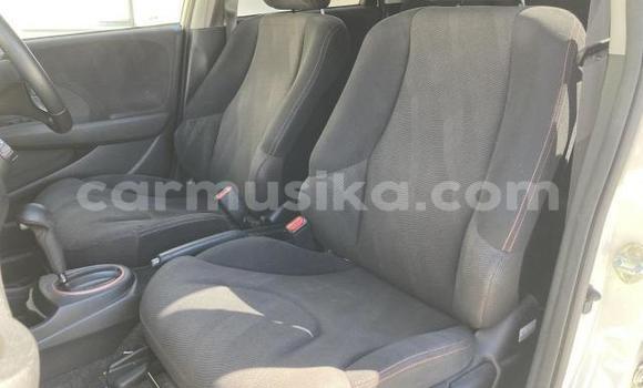 Buy Used Honda Fit White Car in Beitbridge in Matabeleland South Buy Used Honda Fit White Car in Beitbridge in Matabeleland South