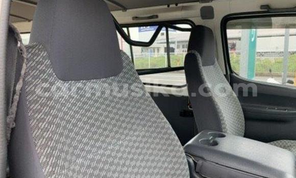 Acheter Occasion Voiture Toyota Hiace Blanc à Beitbridge, Matabeleland South Acheter Occasion Voiture Toyota Hiace Blanc à Beitbridge, Matabeleland South